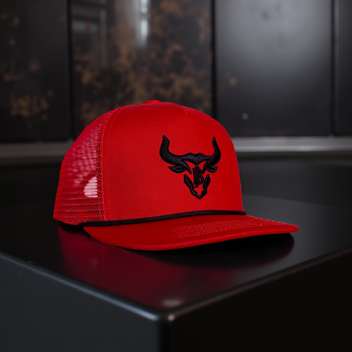 JR’S Black Horn/ flat bill red and black hat